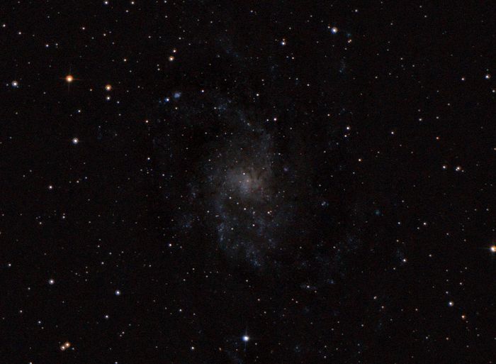 Спиральная галактика Messier 33 "Галактика Треугольника" в созвездии Треугольник. Ратомка. 7 января 2018 года. 